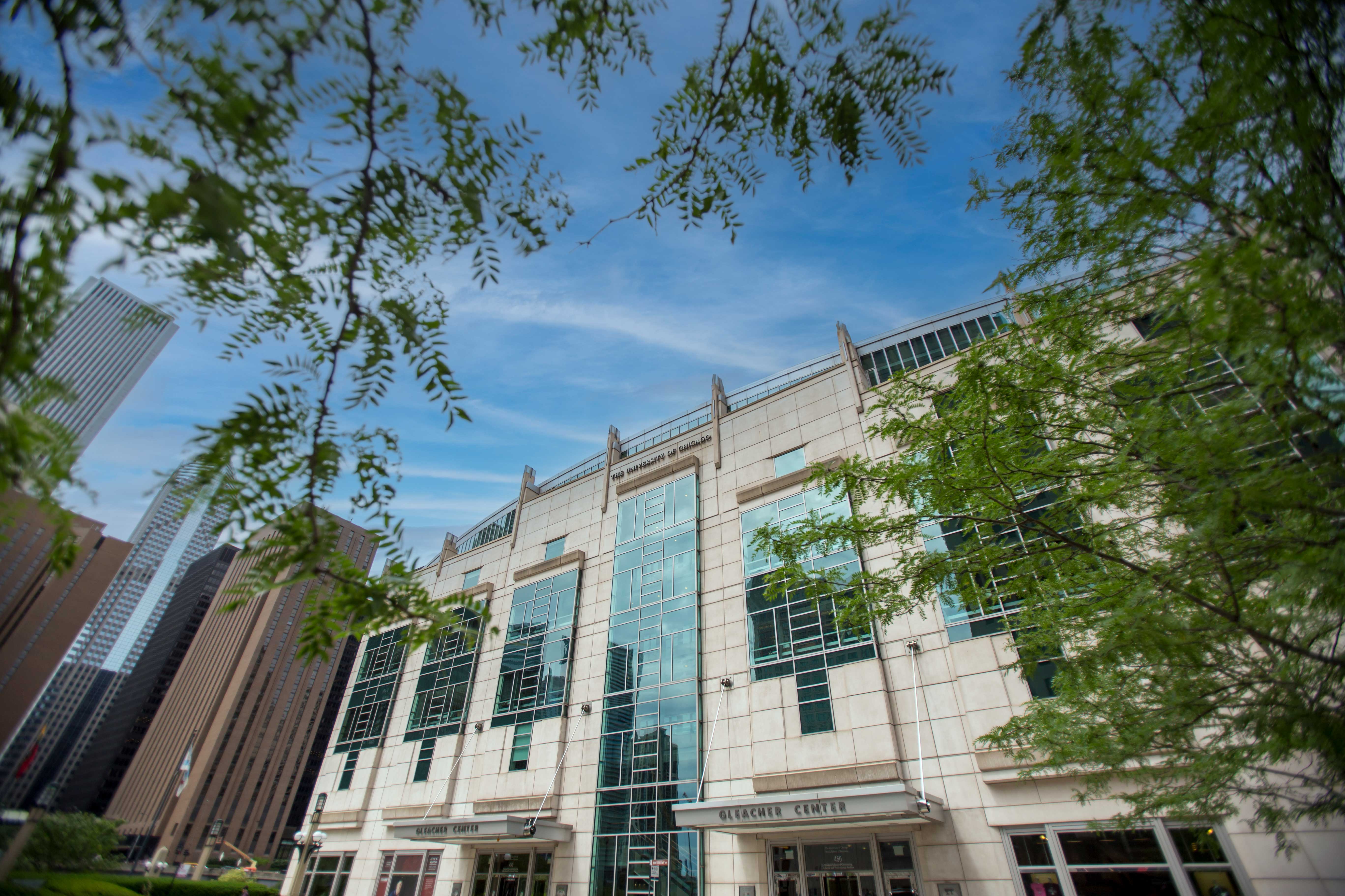 Exterior shot of Chicago Booth Gleacher Center